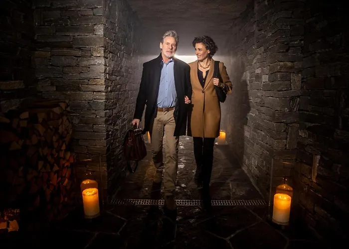 Peak - Your Own Private Luxury - Includes Professional Staff And Catering - Voted World's Chalet *