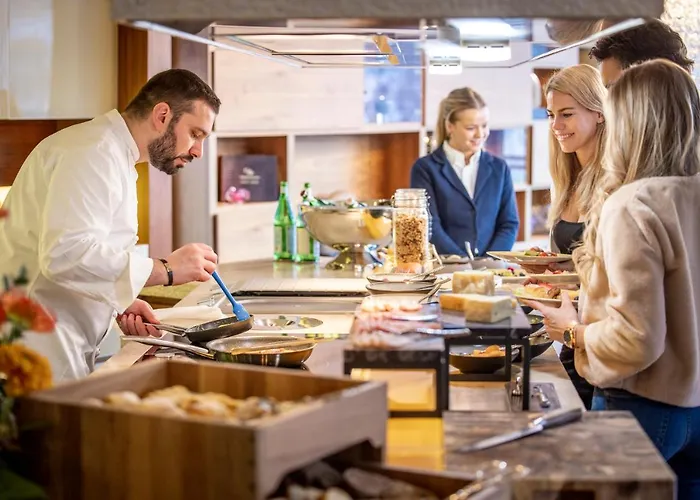 Peak - Your Own Private Luxury - Includes Professional Staff And Catering - Voted World's Alpstuga