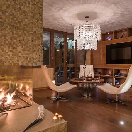 Peak - Your Own Private Luxury - Includes Professional Staff And Catering - Voted World's 샬레