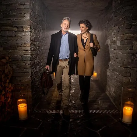 Peak - Your Own Private Luxury - Includes Professional Staff And Catering - Voted World's 샬레 *